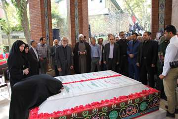 مراسم رونمایی از یادمان شهدای گمنام